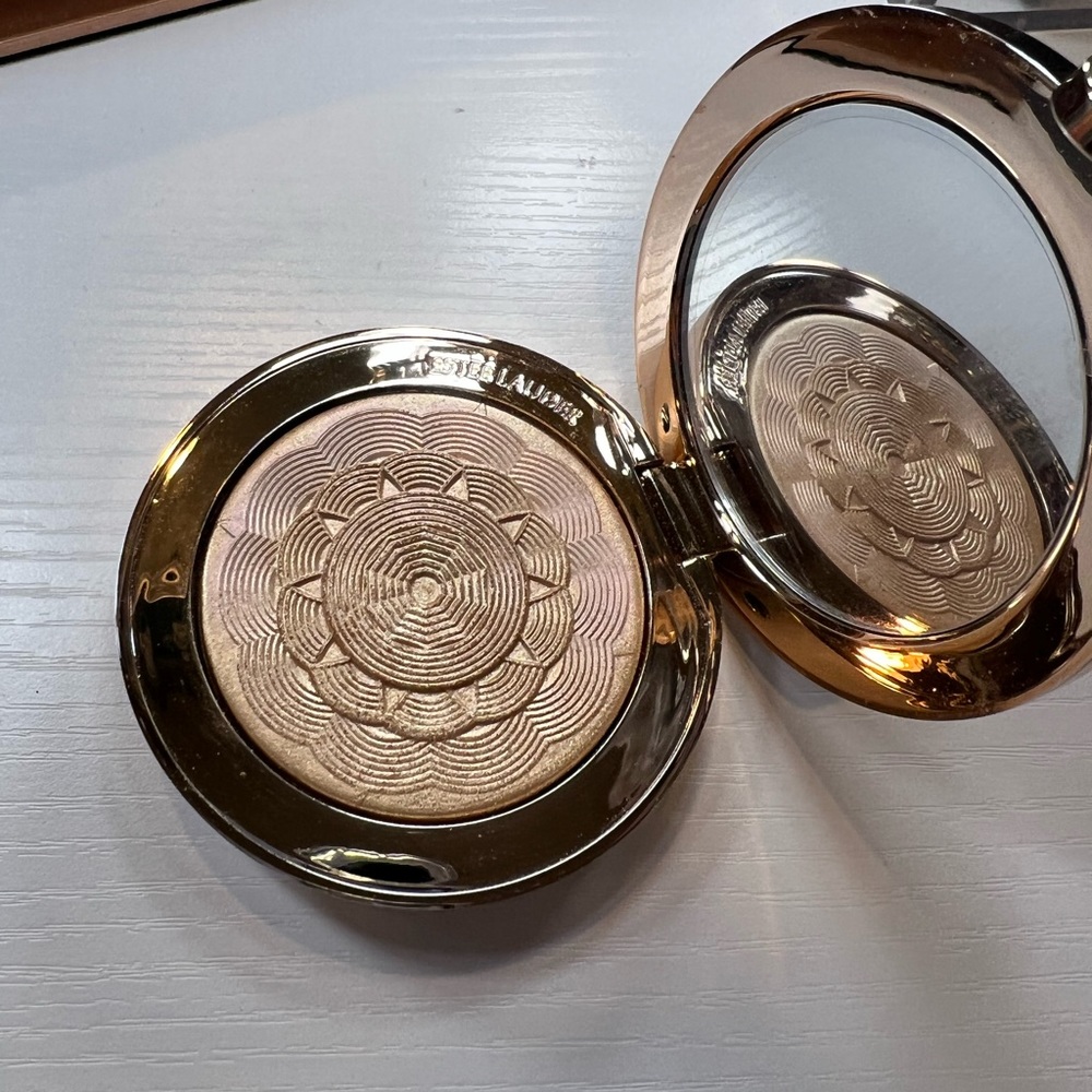 ESTEE LAUDER HIGHLIGHTER
